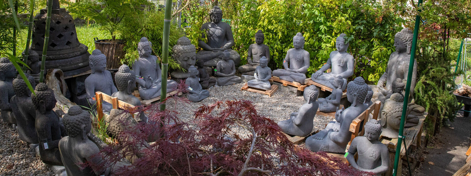 Sliderbild: Buddhas aus Lavastein